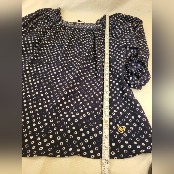 Adrienne Vittadini Women's Balloon Sleeved Ruched Neck Top - Picture 11 of 12